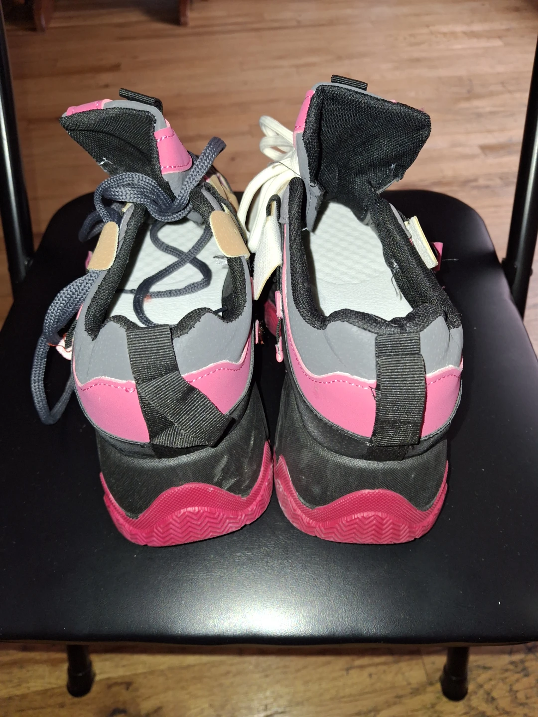 Women's Athletic Shoes - photo 3