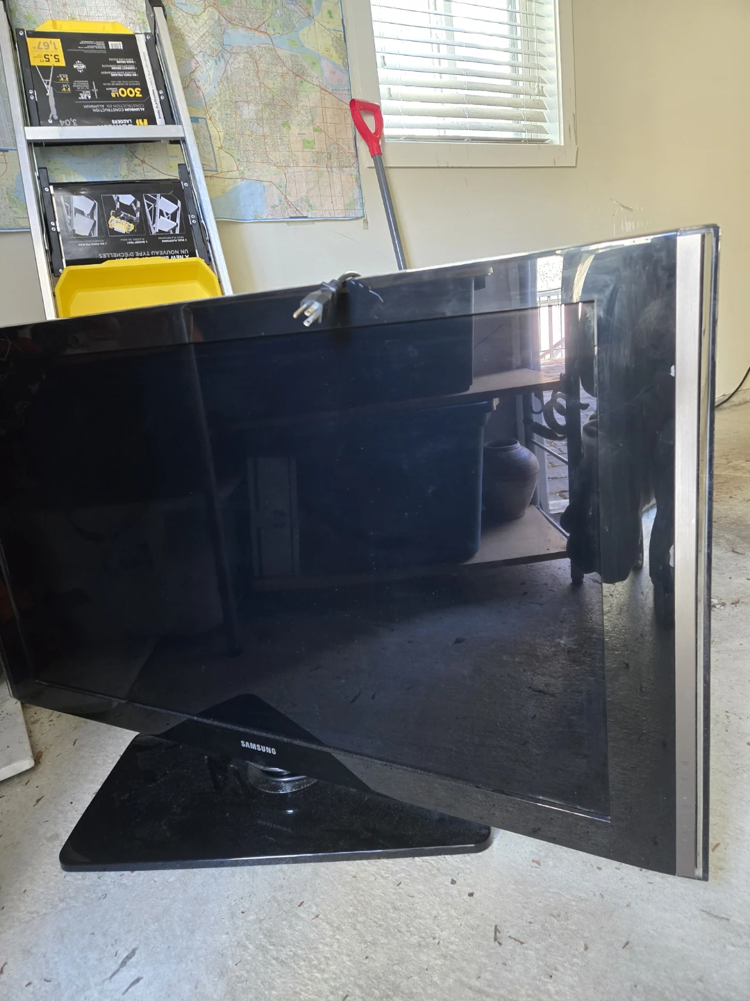 Samsung Flat Screen TV