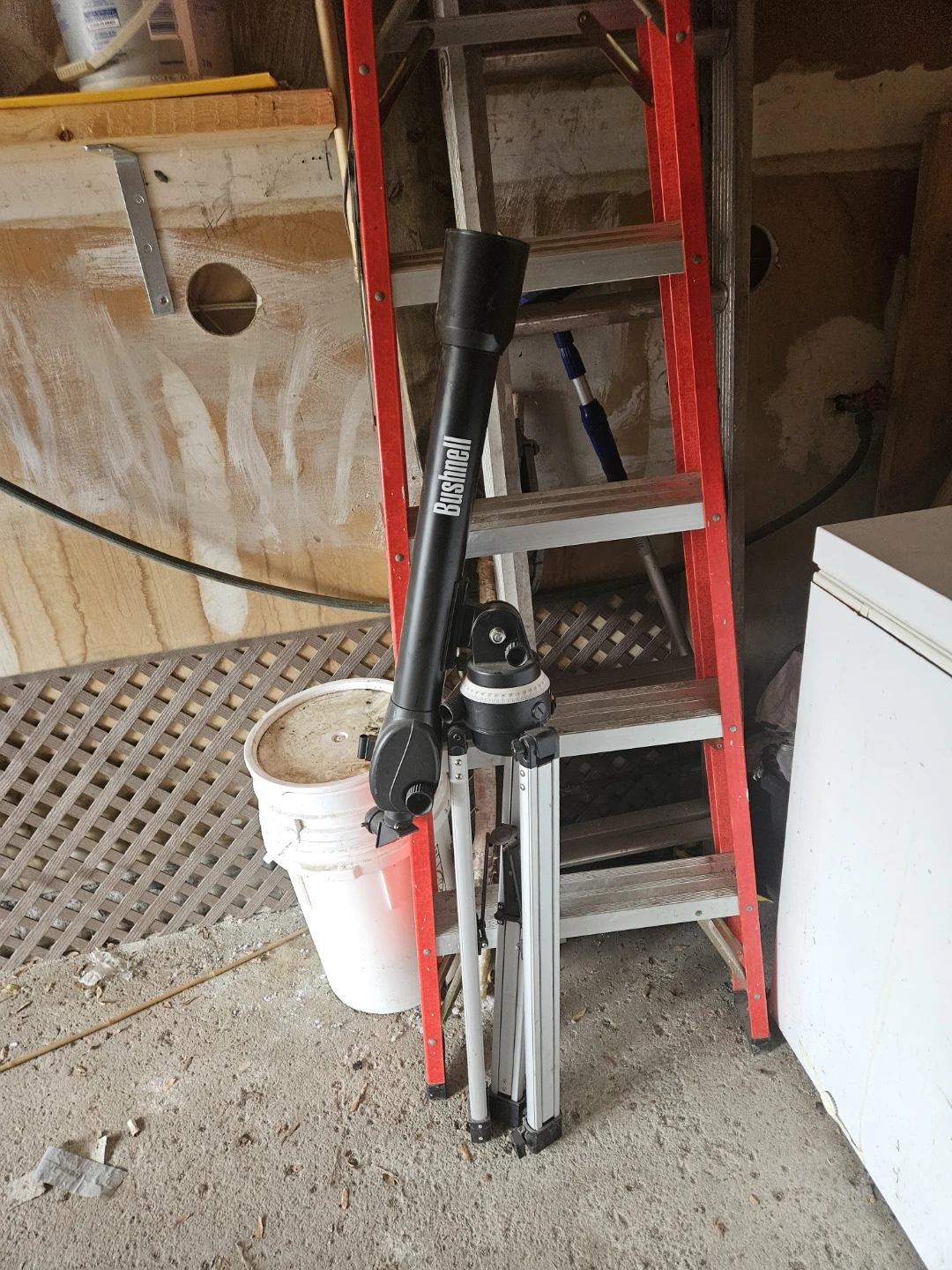 Bushnell Telescope with Tripod