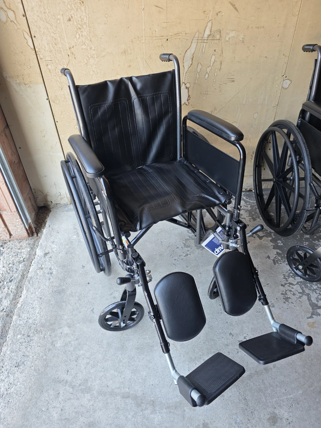 New Wheelchair with Elevating Foot rests