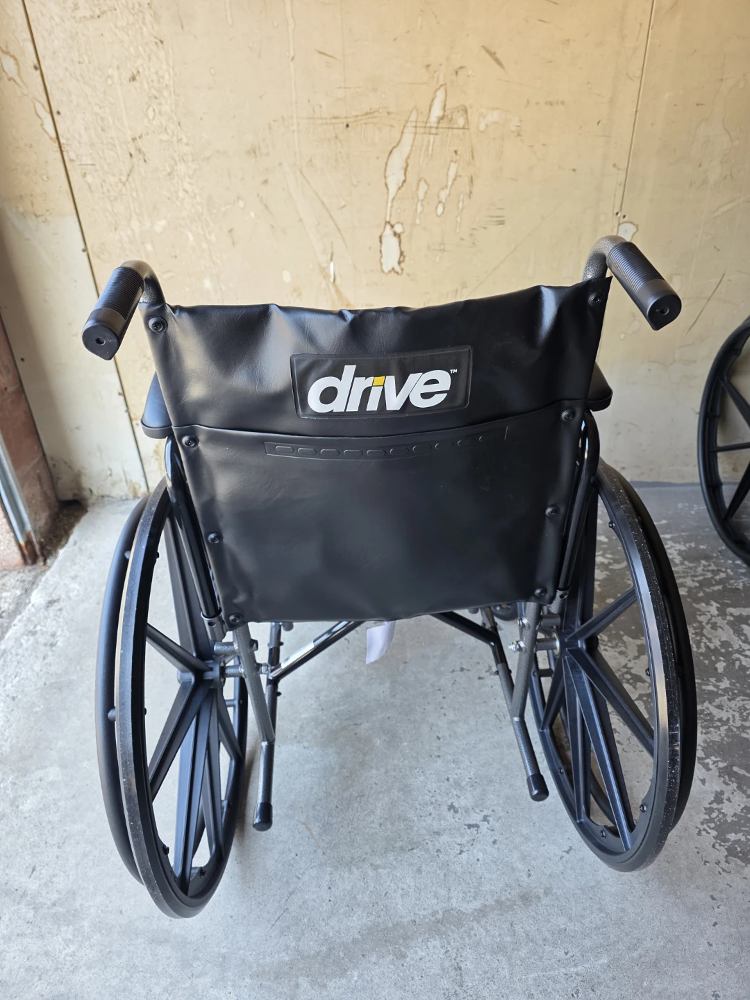 New Wheelchair with Elevating Foot rests - photo 5