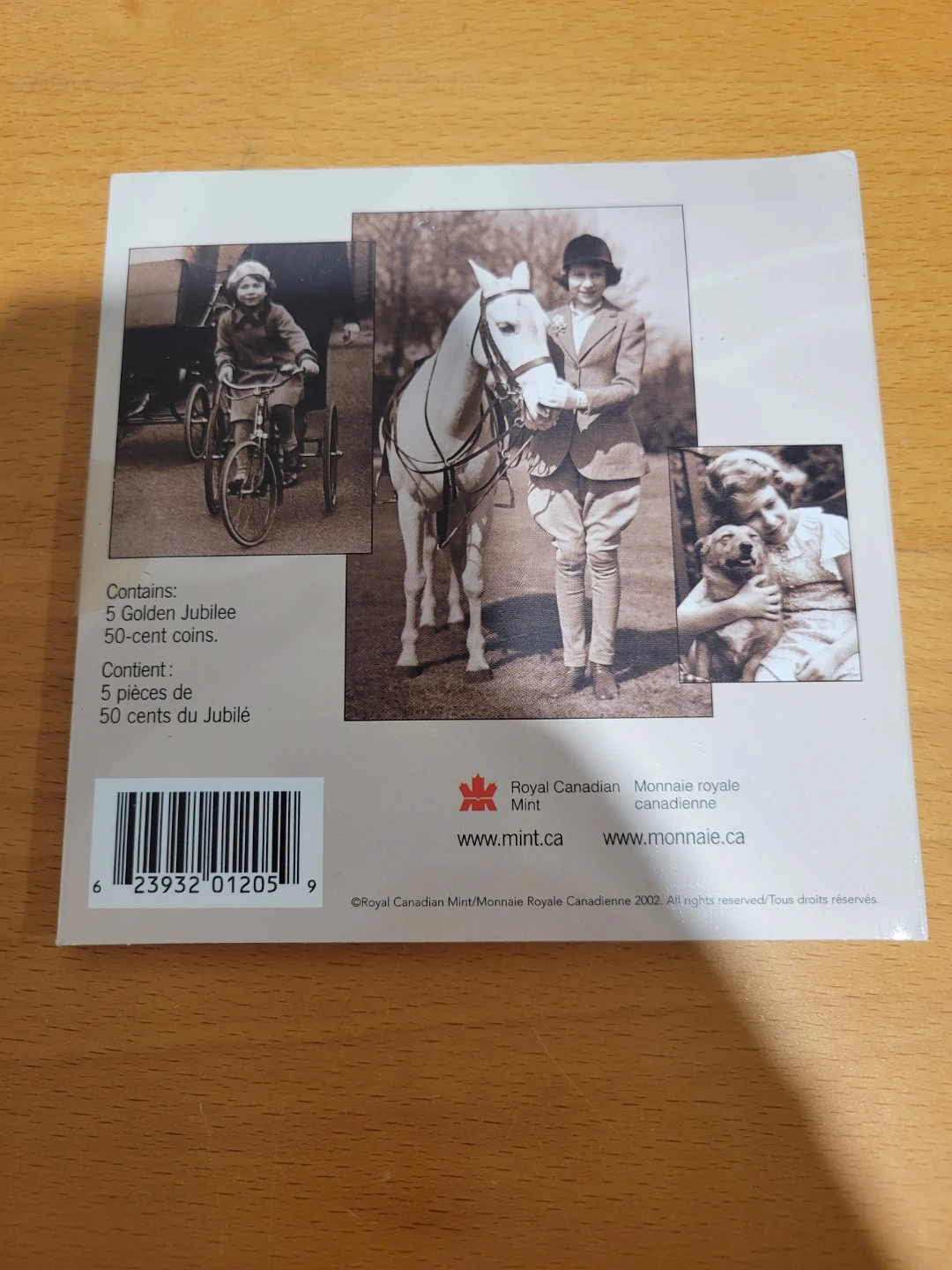 Keepsake Booklet with 5 Golden Jubilee 50-cent coins - photo 3