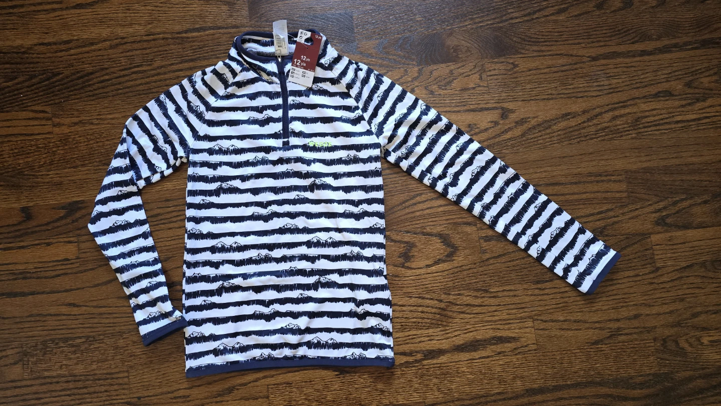 NEW Decathlon Long Sleeve top - Size 12 Years