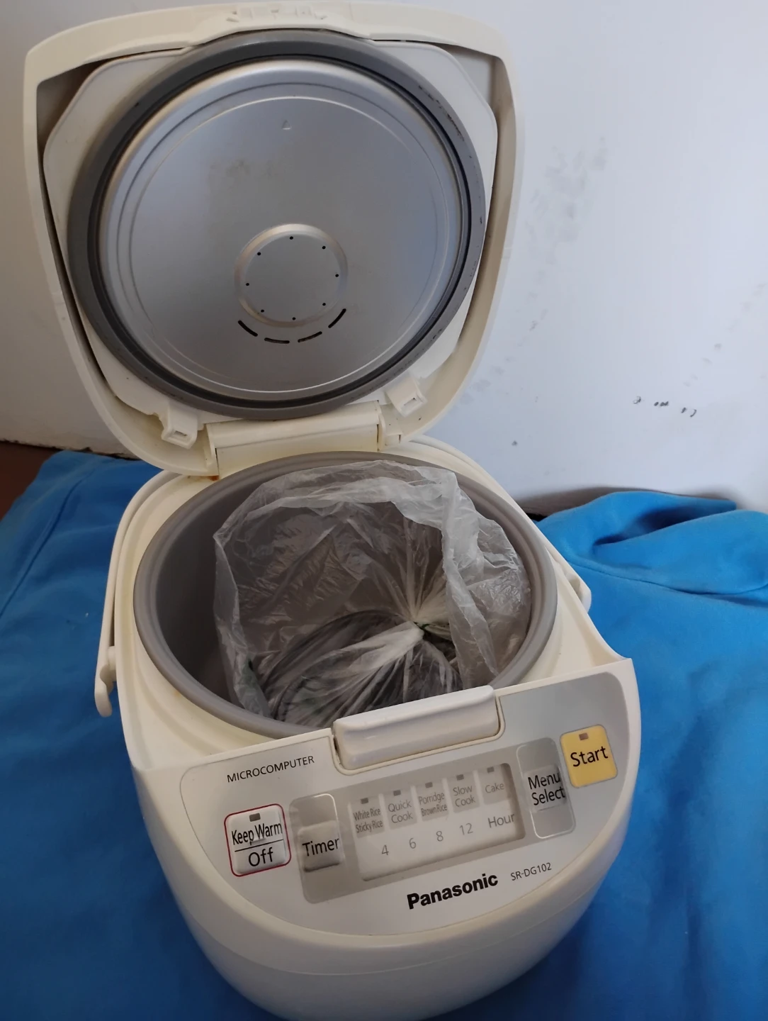 Panasonic Microcomputer Rice Cooker SR-DG102