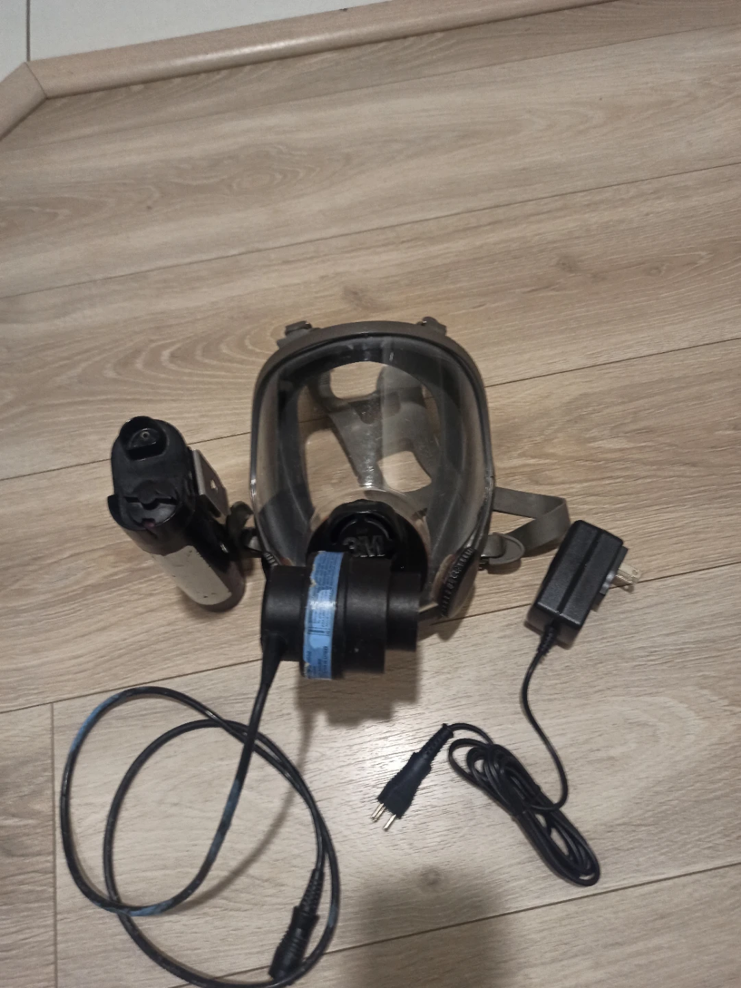 3M Full Face Respirator with Powered Air