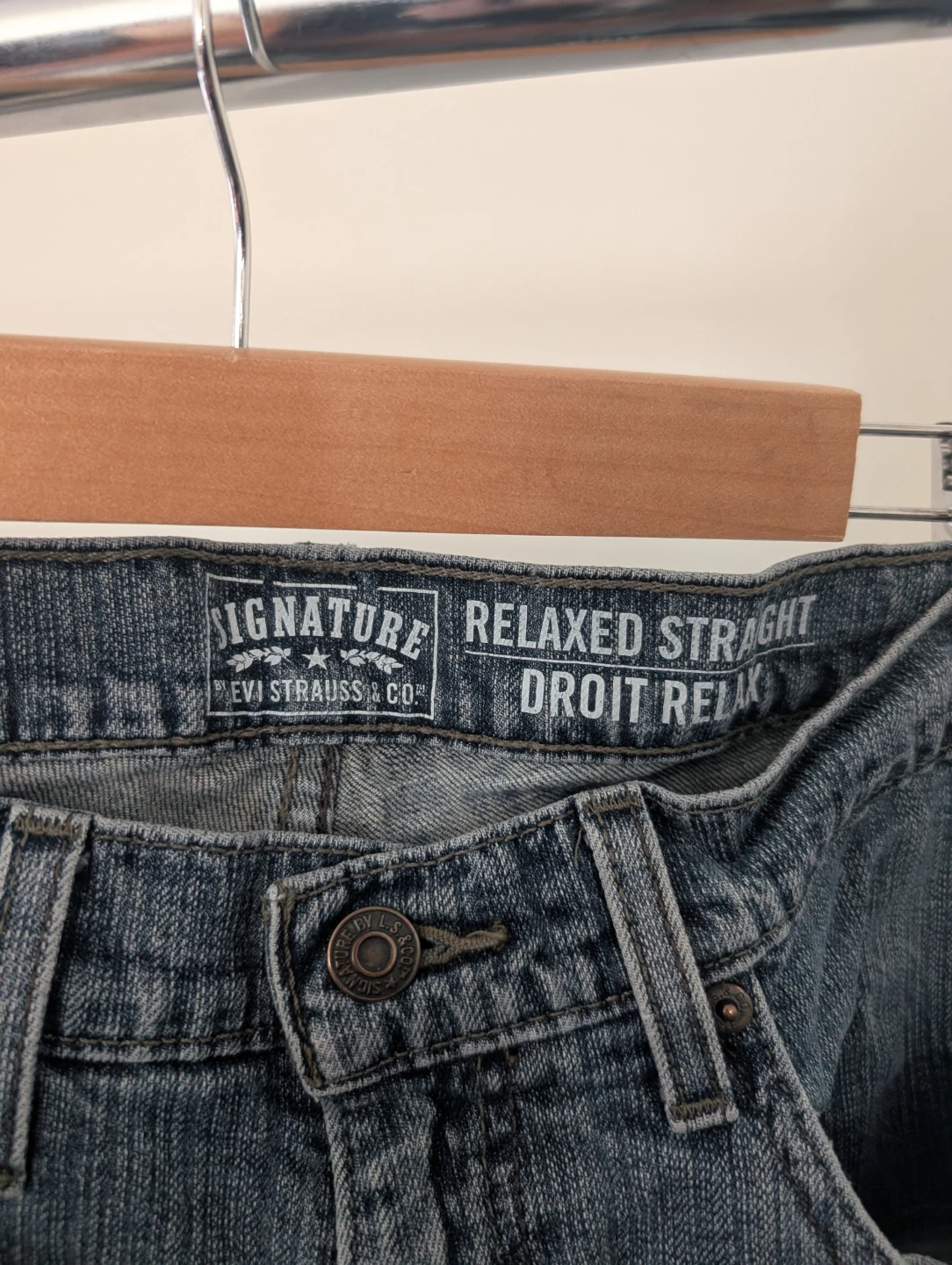 Levi Strauss & Co. Signature Relaxed Straight Jeans - W29 L30 - photo 2