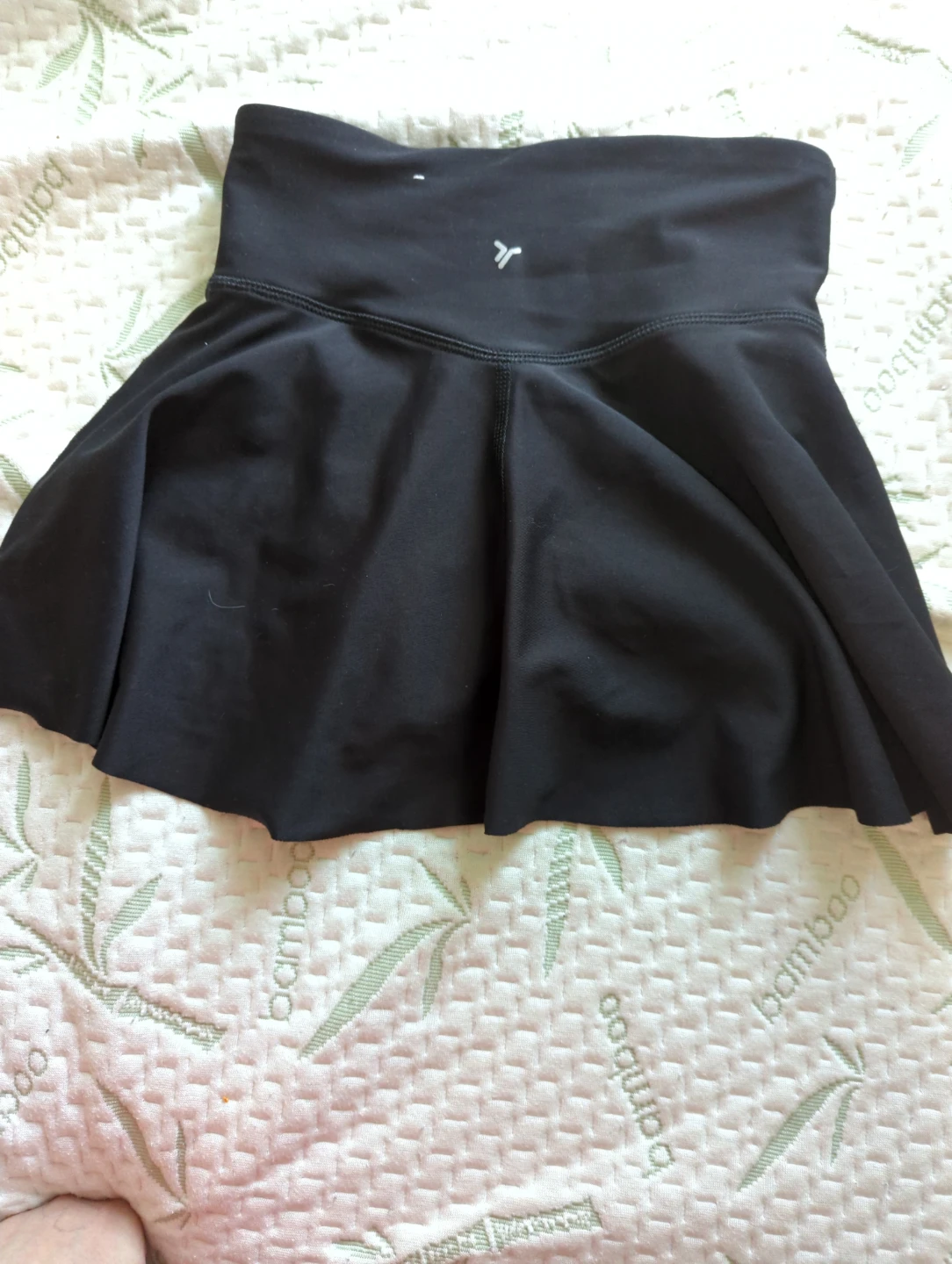 Old Navy Active Black Skirt with Built-in Shorts - Size M - photo 2
