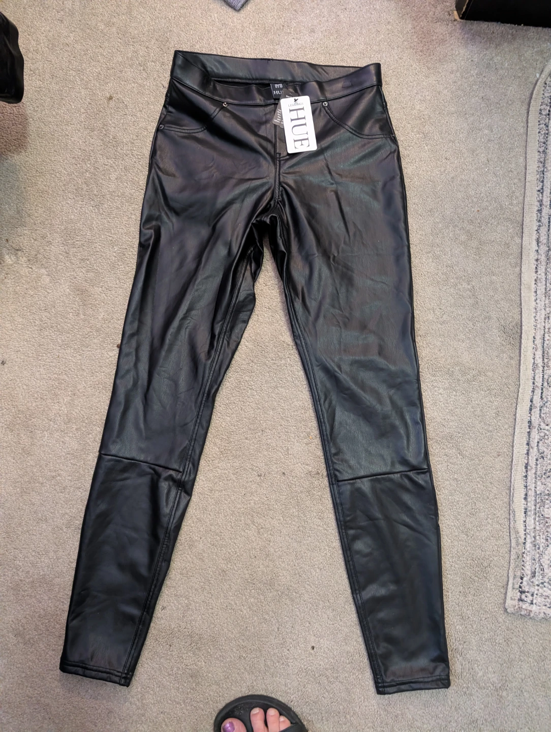 Assortment of HUE Faux Leather leggings - photo 4