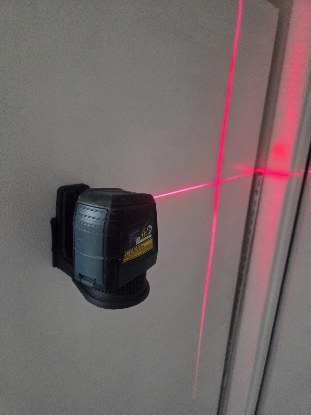 Bosch Quigo Green Self-Leveling Cross-Line Laser Level
