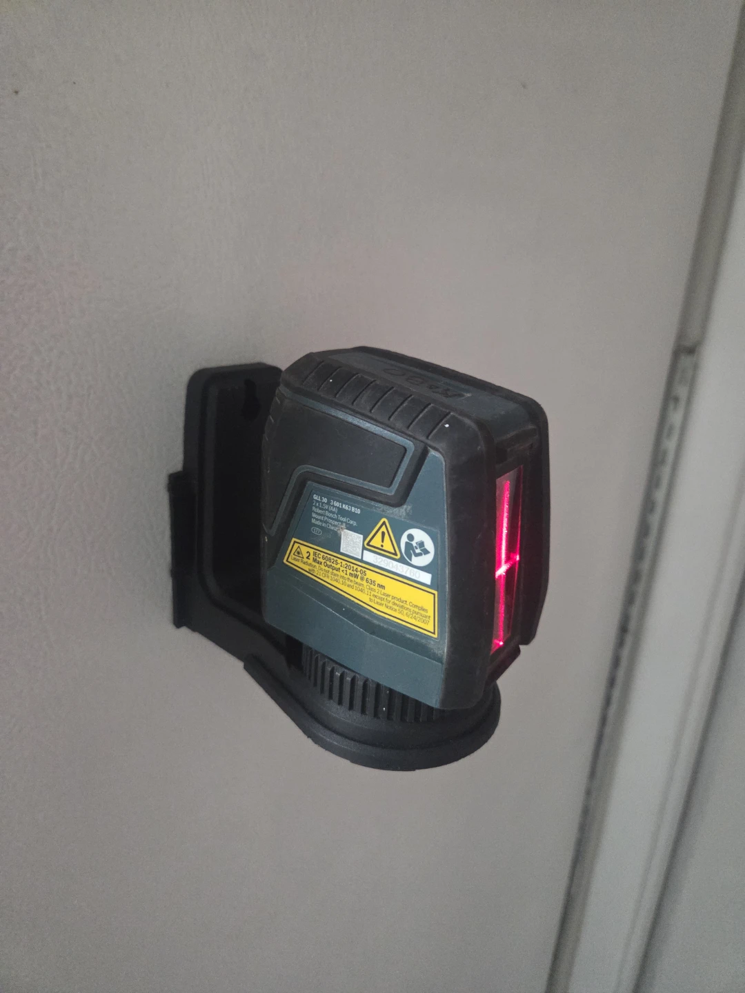 Bosch Quigo Green Self-Leveling Cross-Line Laser Level - photo 2