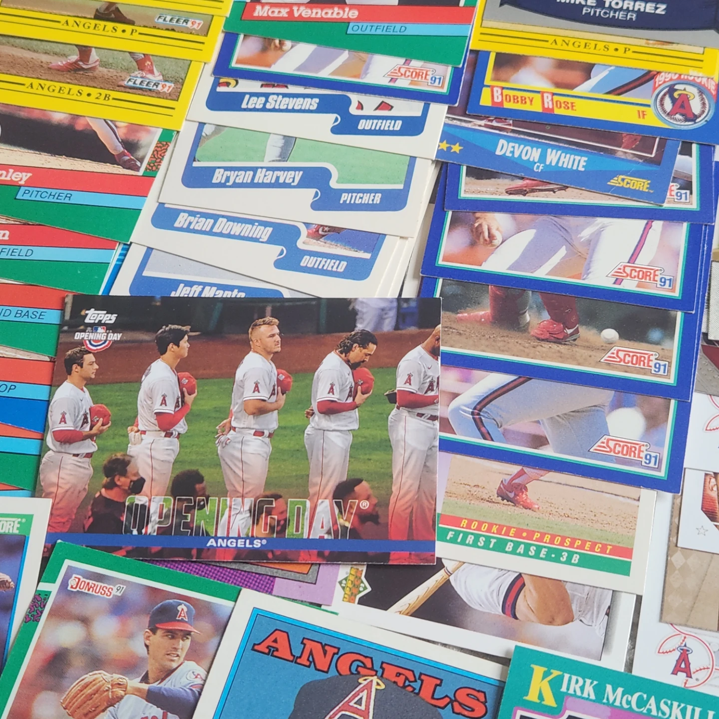 LA Angels, 100 Baseball Cards Team lot - photo 4