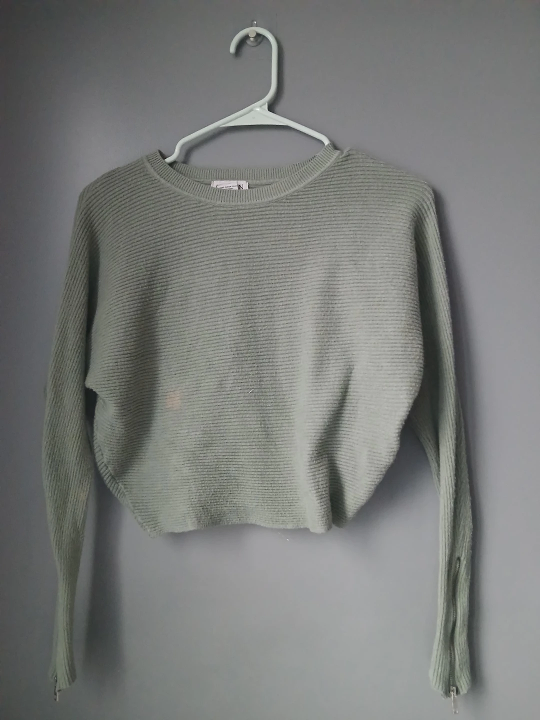 Light Green Ribbed Cropped Sweater with Zipper Cuffs - photo 2