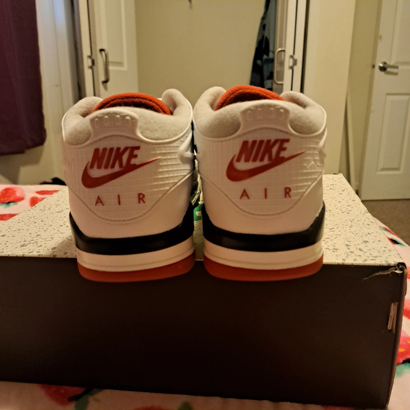 Nike Air Jordan 1 Mid SE GS White Red - photo 3