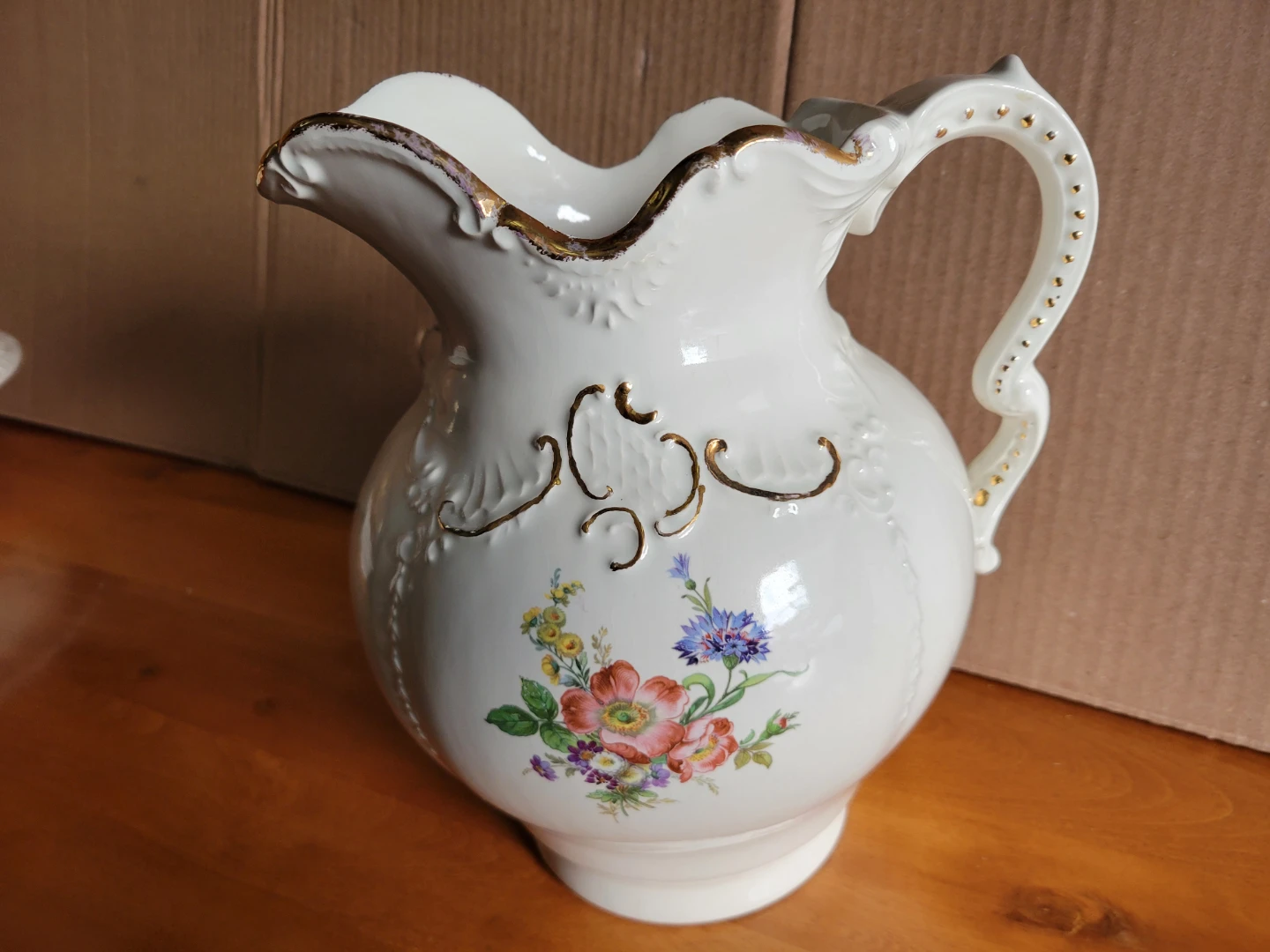 Beautiful Vintage Porcelain Wash Basin and Pitcher Set. - photo 4