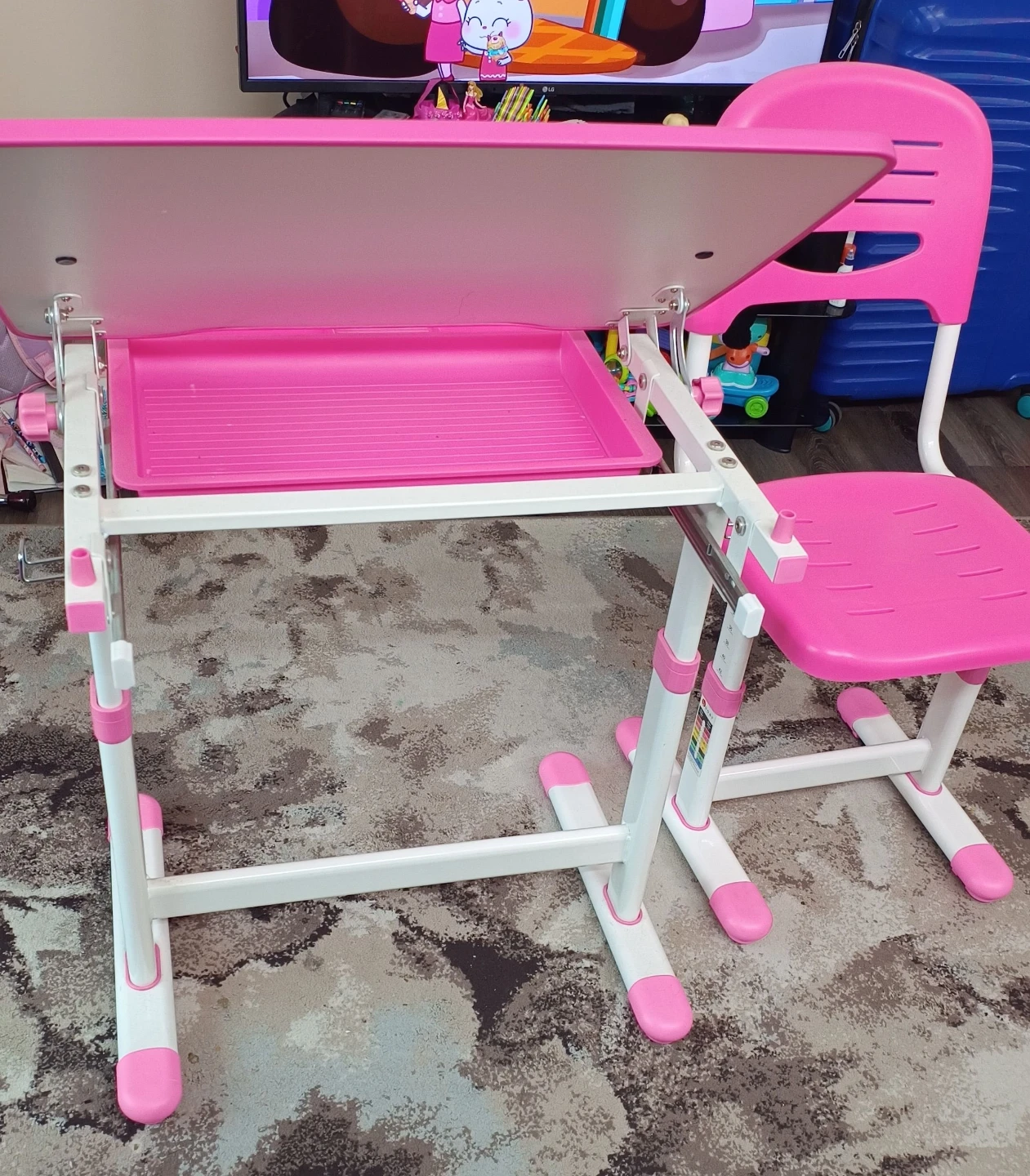 Pink Adjustable Kids Desk and Chair Set - photo 4