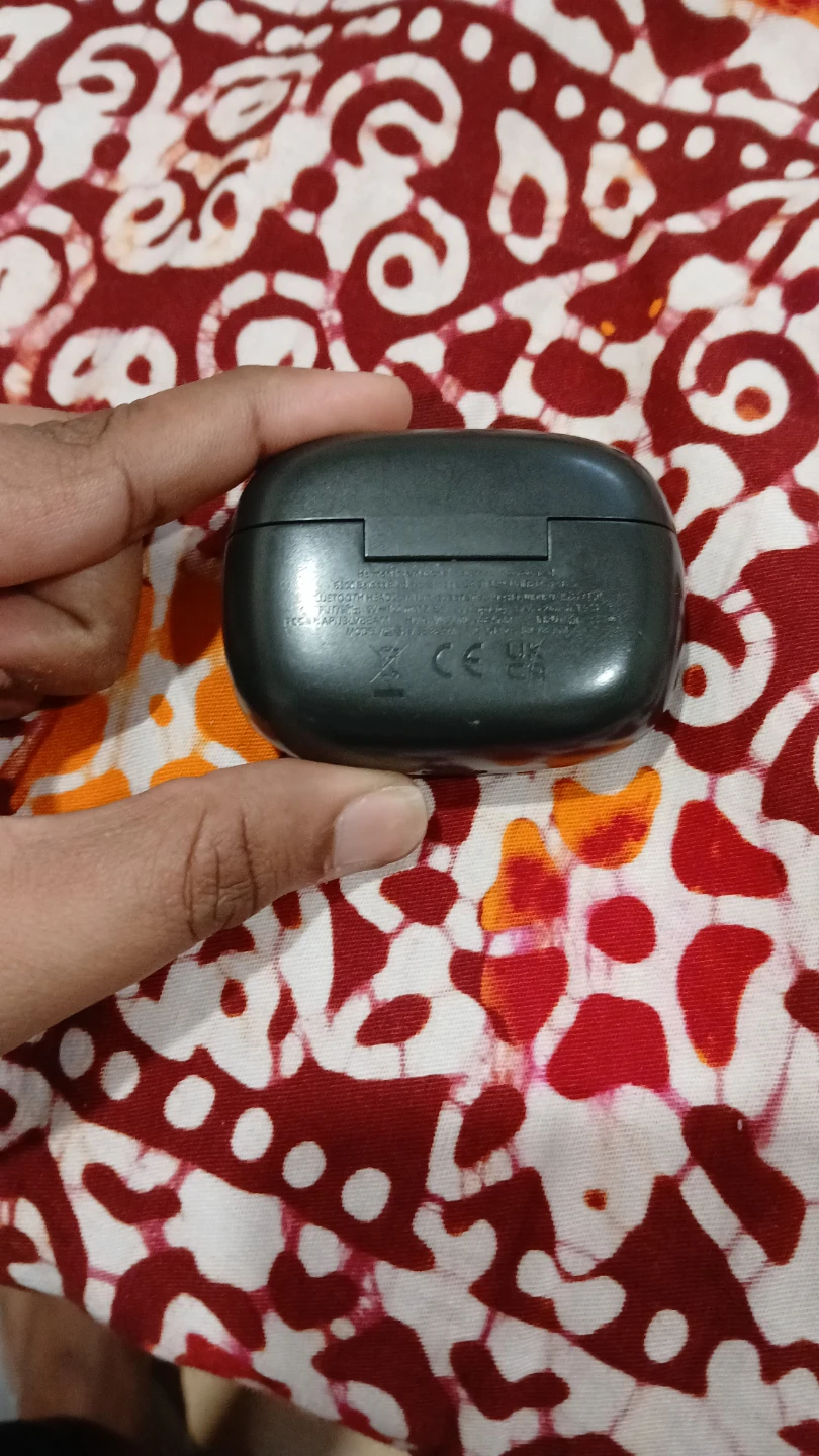 JBL True Wireless Earbuds Charging - photo 4