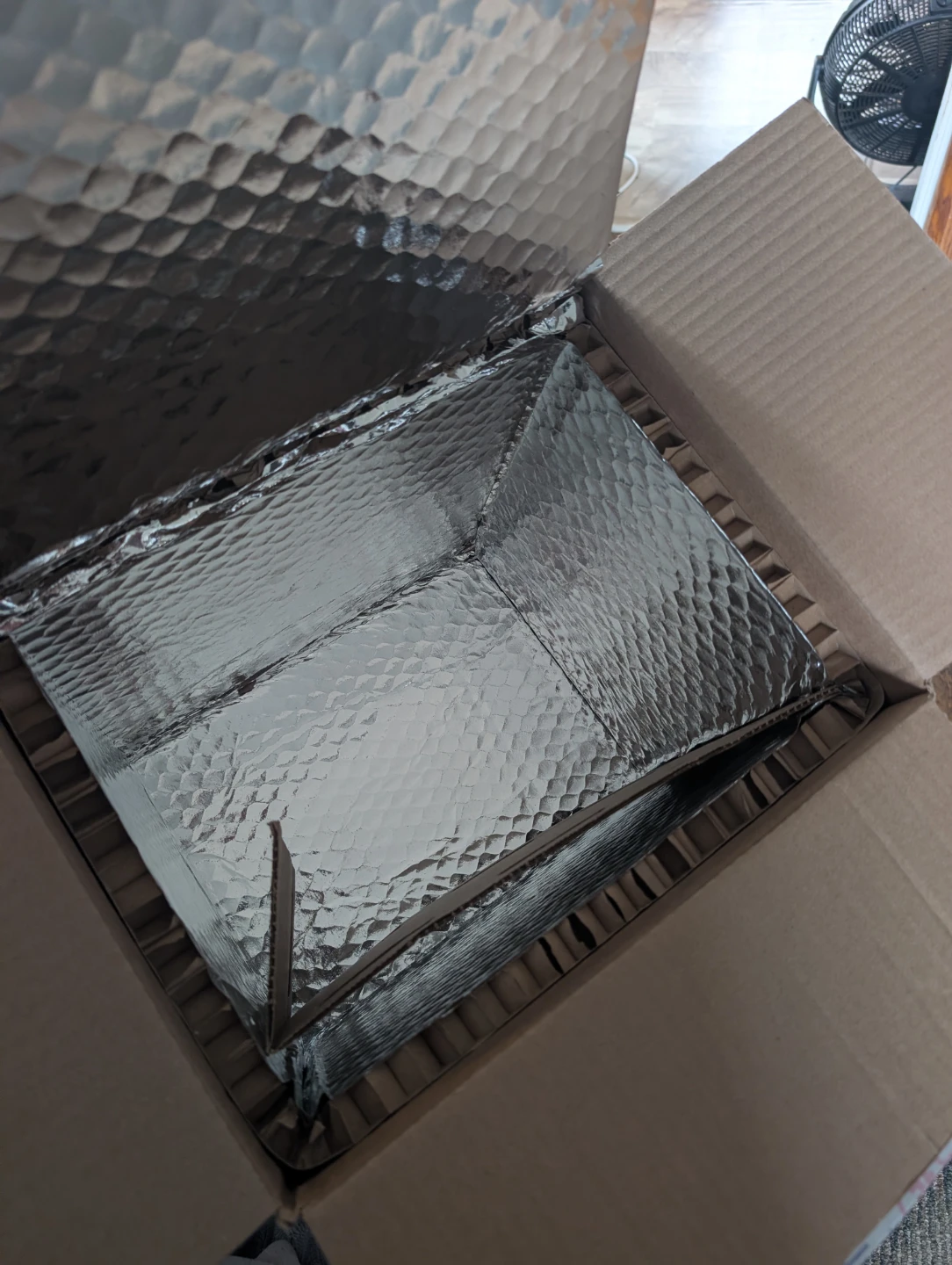 Free insulated box - photo 2