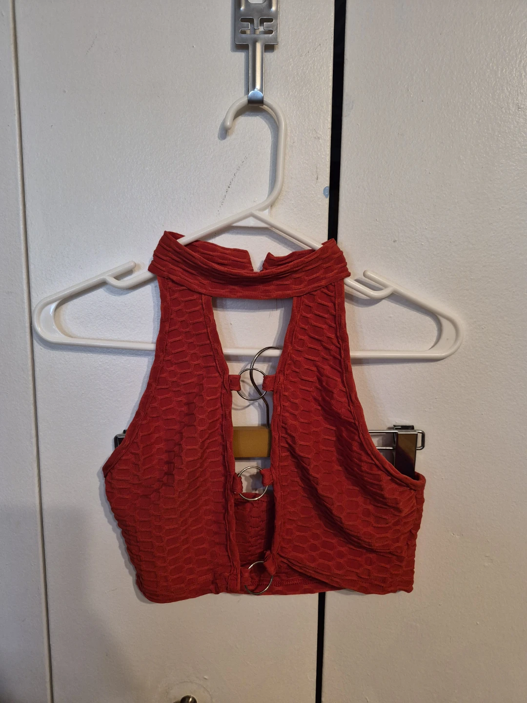 White Textured Halter Crop Top with Ring Detail - photo 2