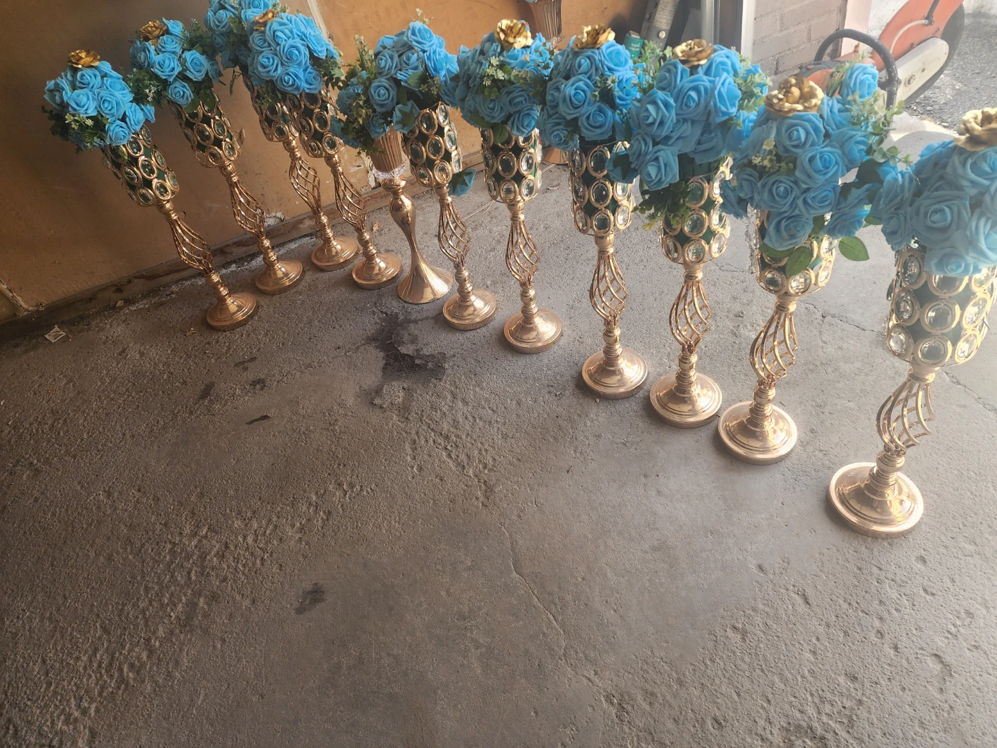 Set of 10 Gold Flower Vases with Blue Roses