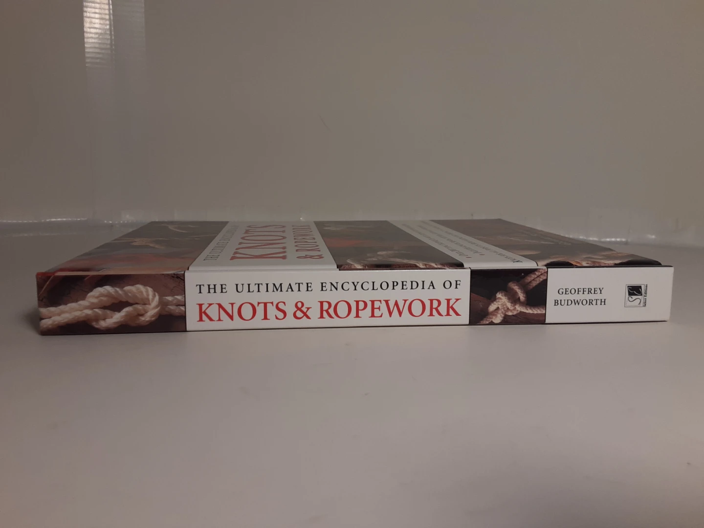 The Ultimate Encyclopedia of Knots & Ropework - photo 2