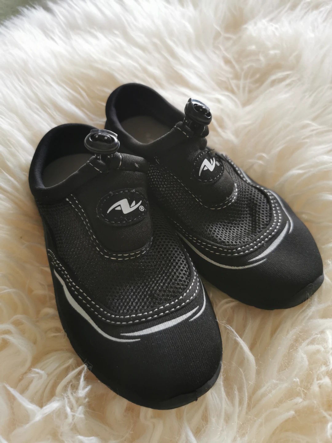 Kids swimshoes Size 11/12