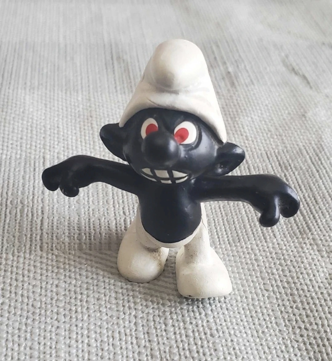 Vintage Peyo Schelich Angry smurf red eyes