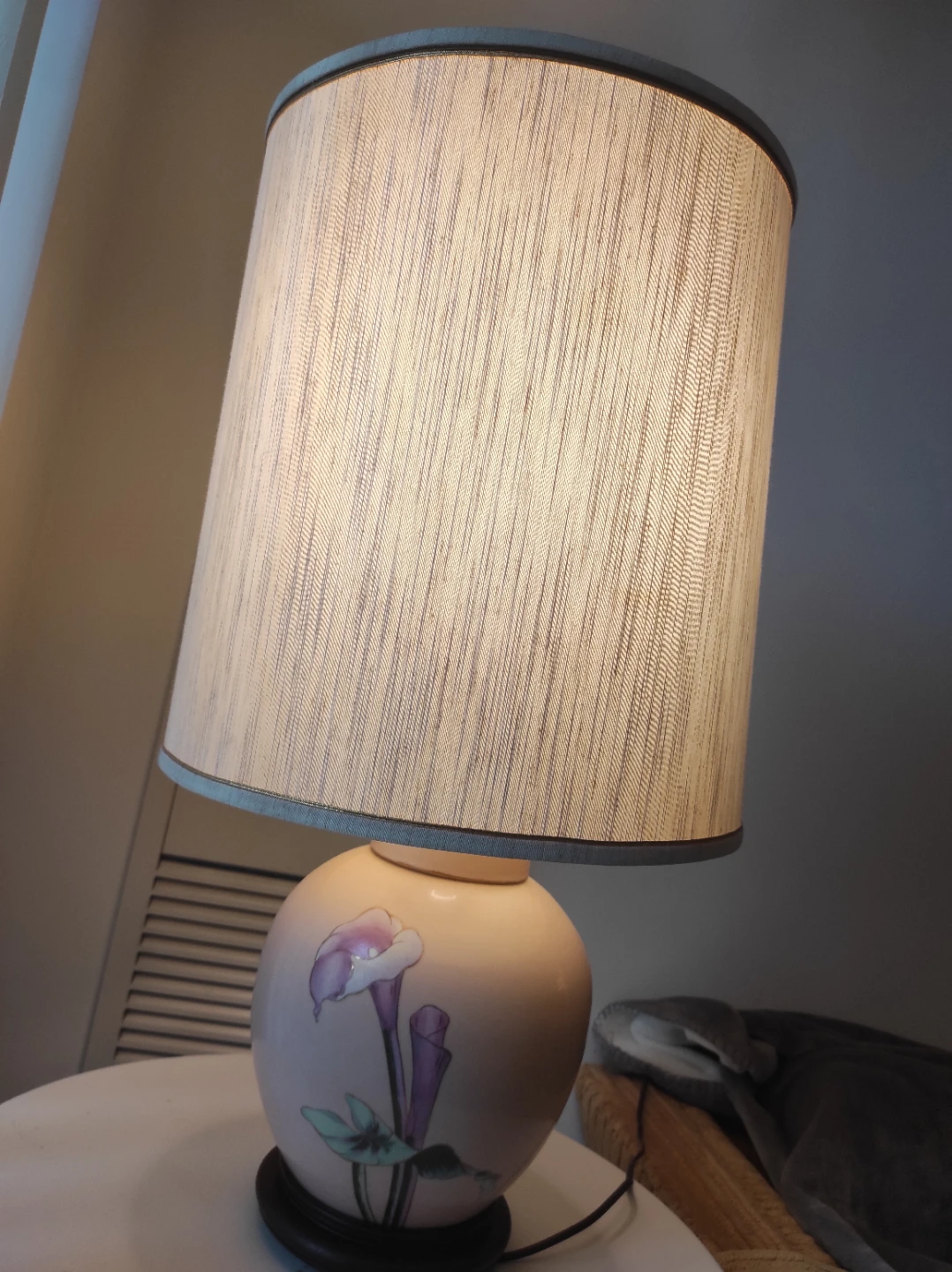 Vintage Floral Ceramic Table Lamp with Pedestal Stand - photo 3