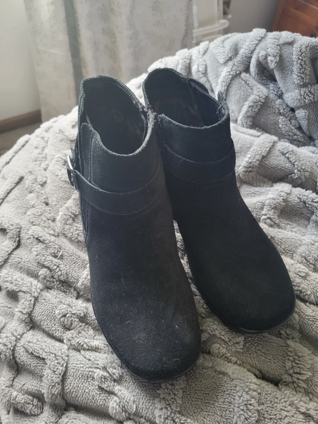 Skechers Womens Black Suede Wedge Ankle Boots