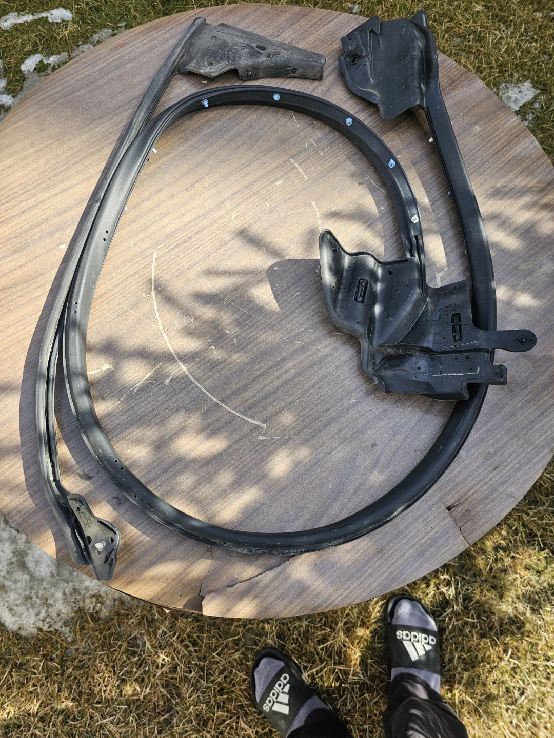 Tesla Model S front RH Door Seal Weatherstrip