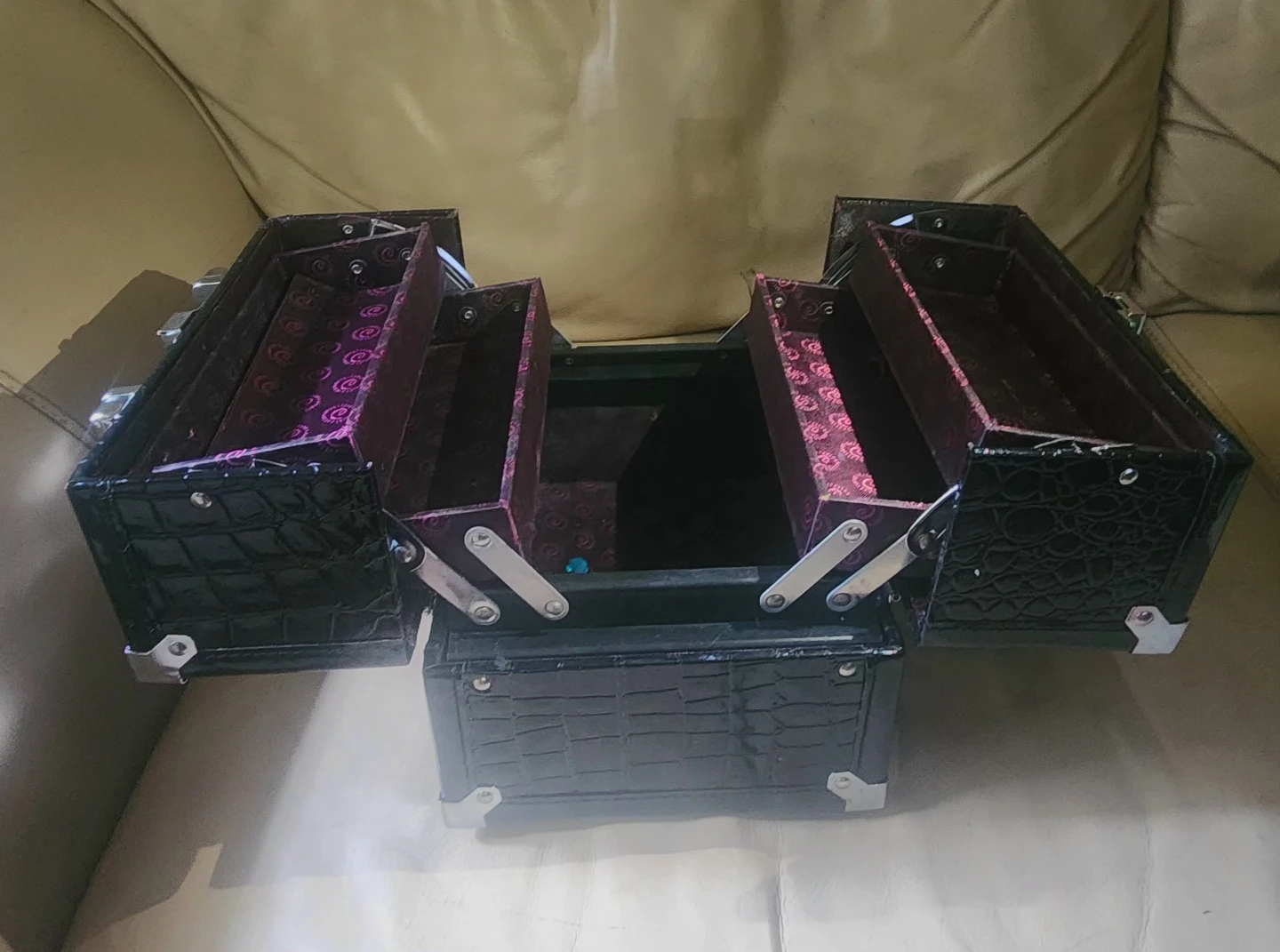 Black Croc Embossed Makeup Train Case - photo 5