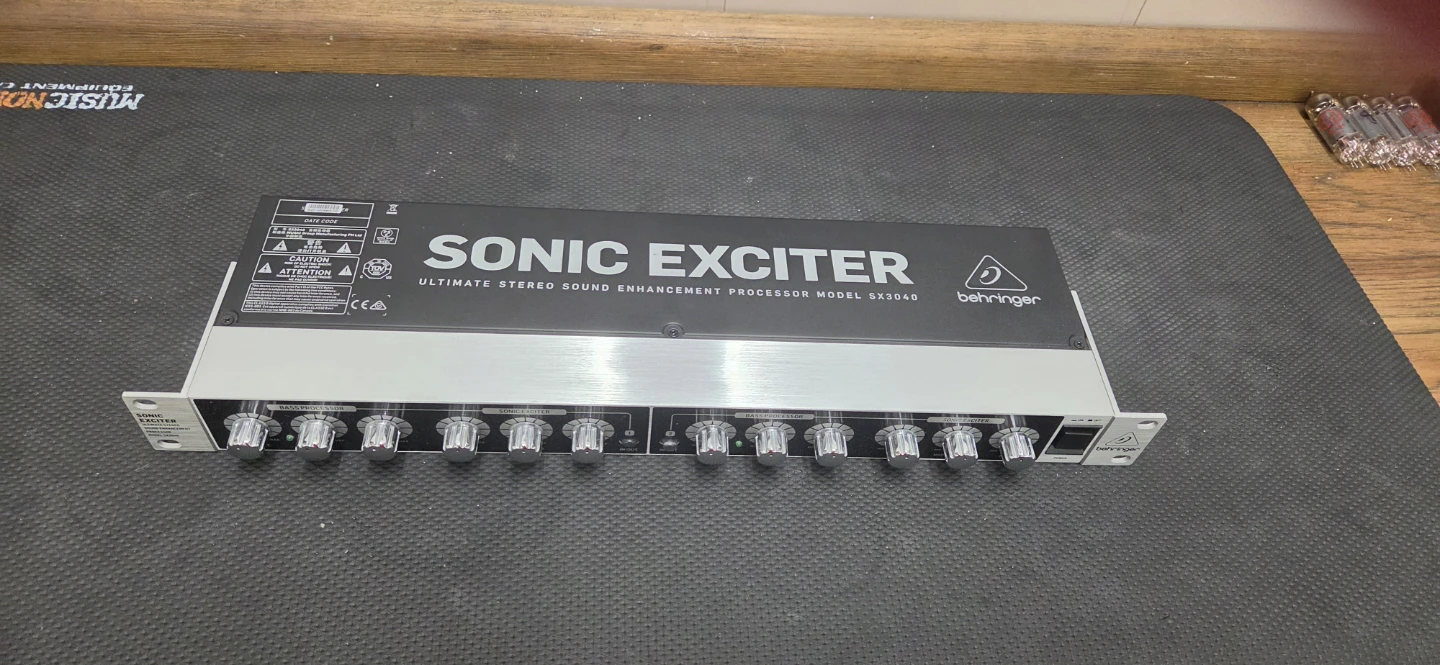 Behringer Sonic Exciter SX3040 - photo 2