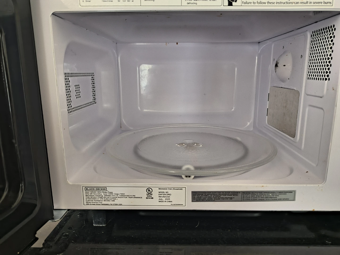 Black+Decker Microwave Oven - photo 3
