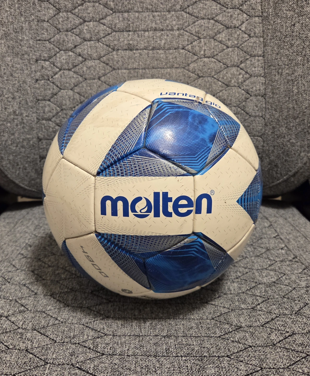 Molten soccer ball size 5