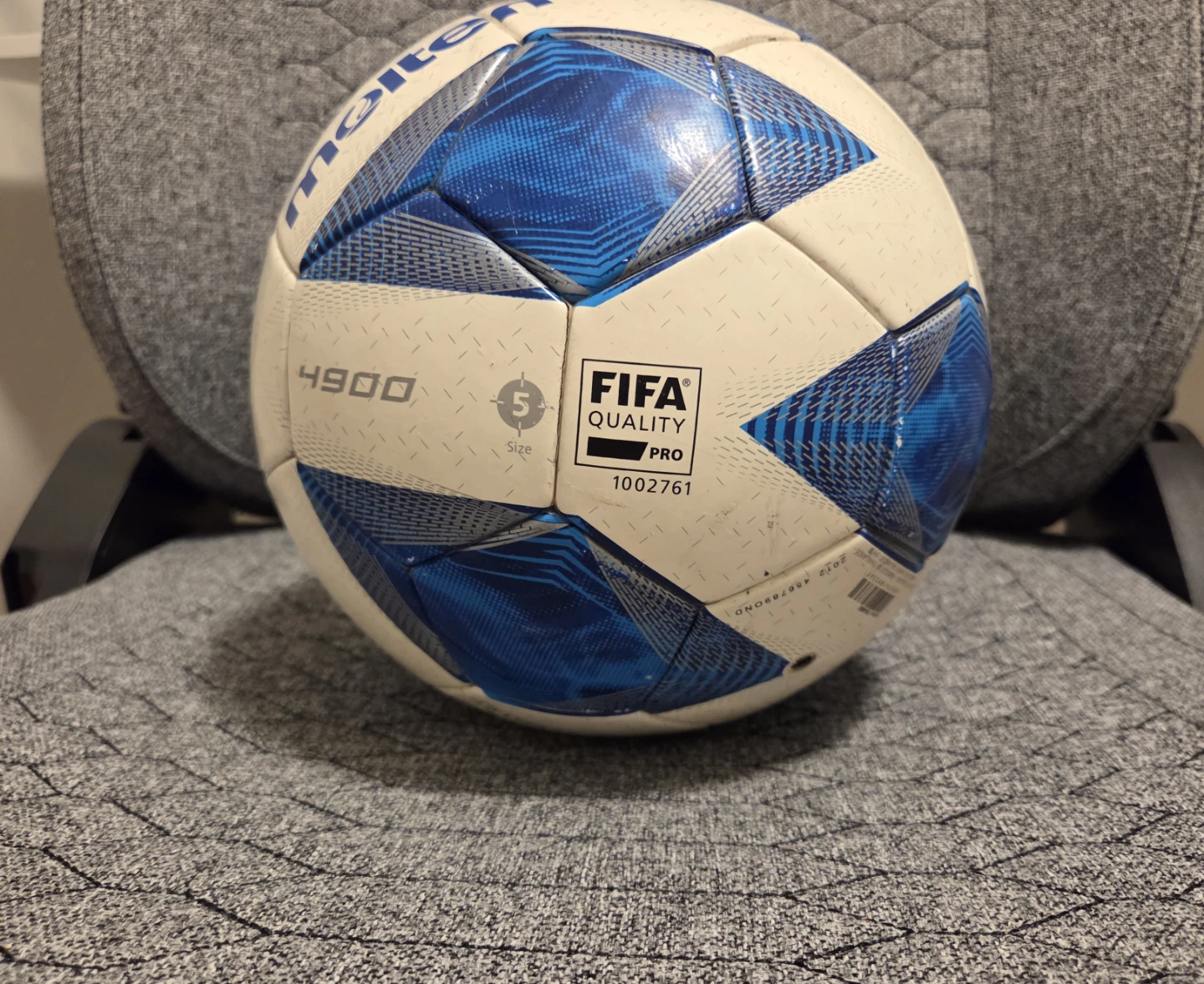 Molten soccer ball size 5 - photo 2