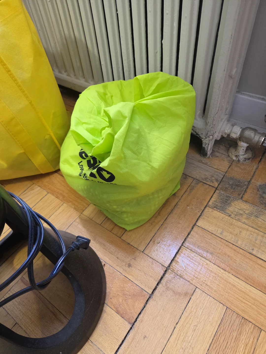 Free bag of mens clothing - photo 2
