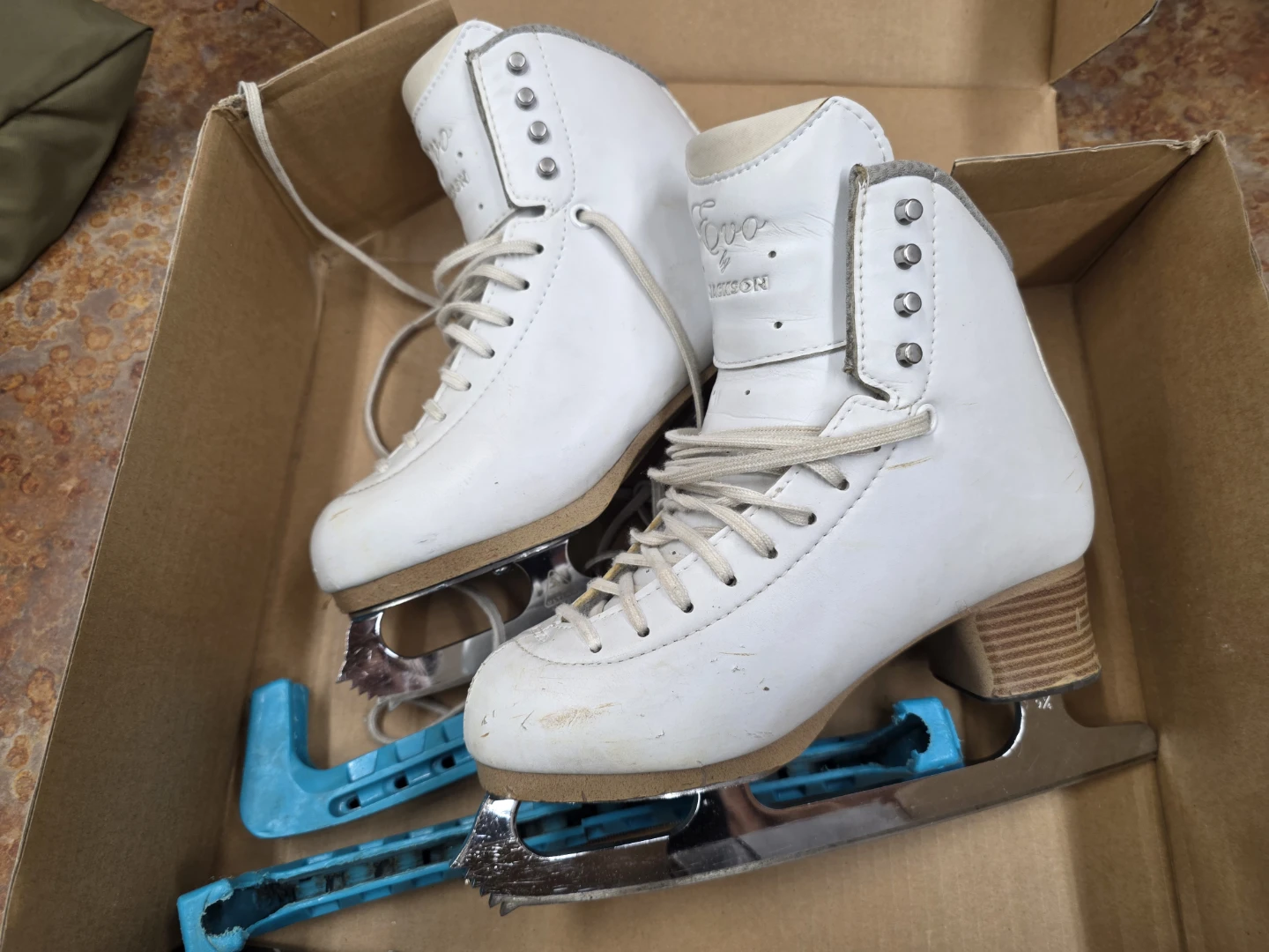 Riedell White Figure Skates Size 9.5