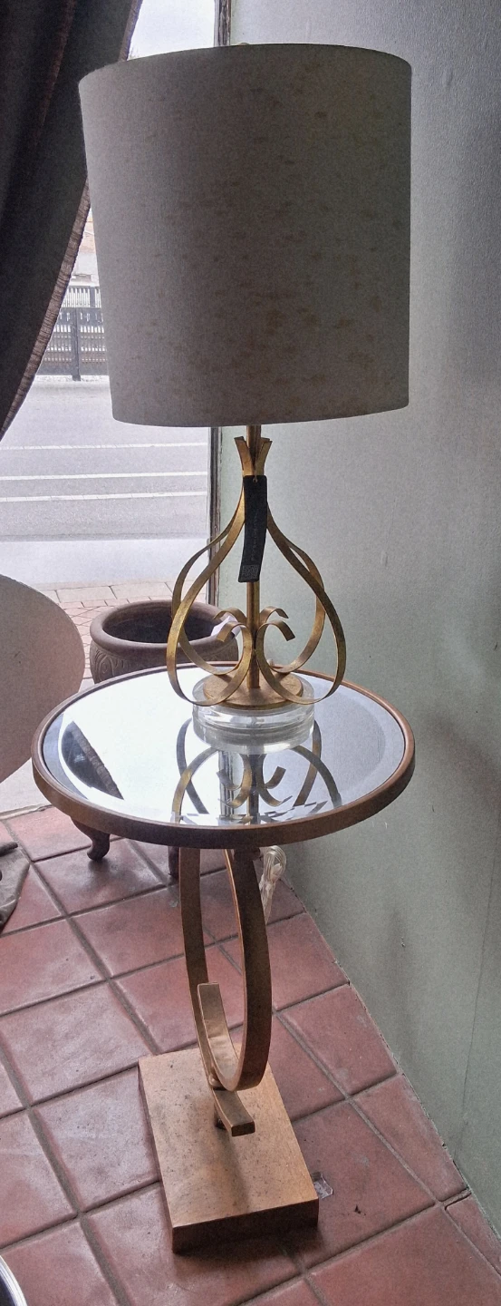 Decorative gold tone lamp & end table