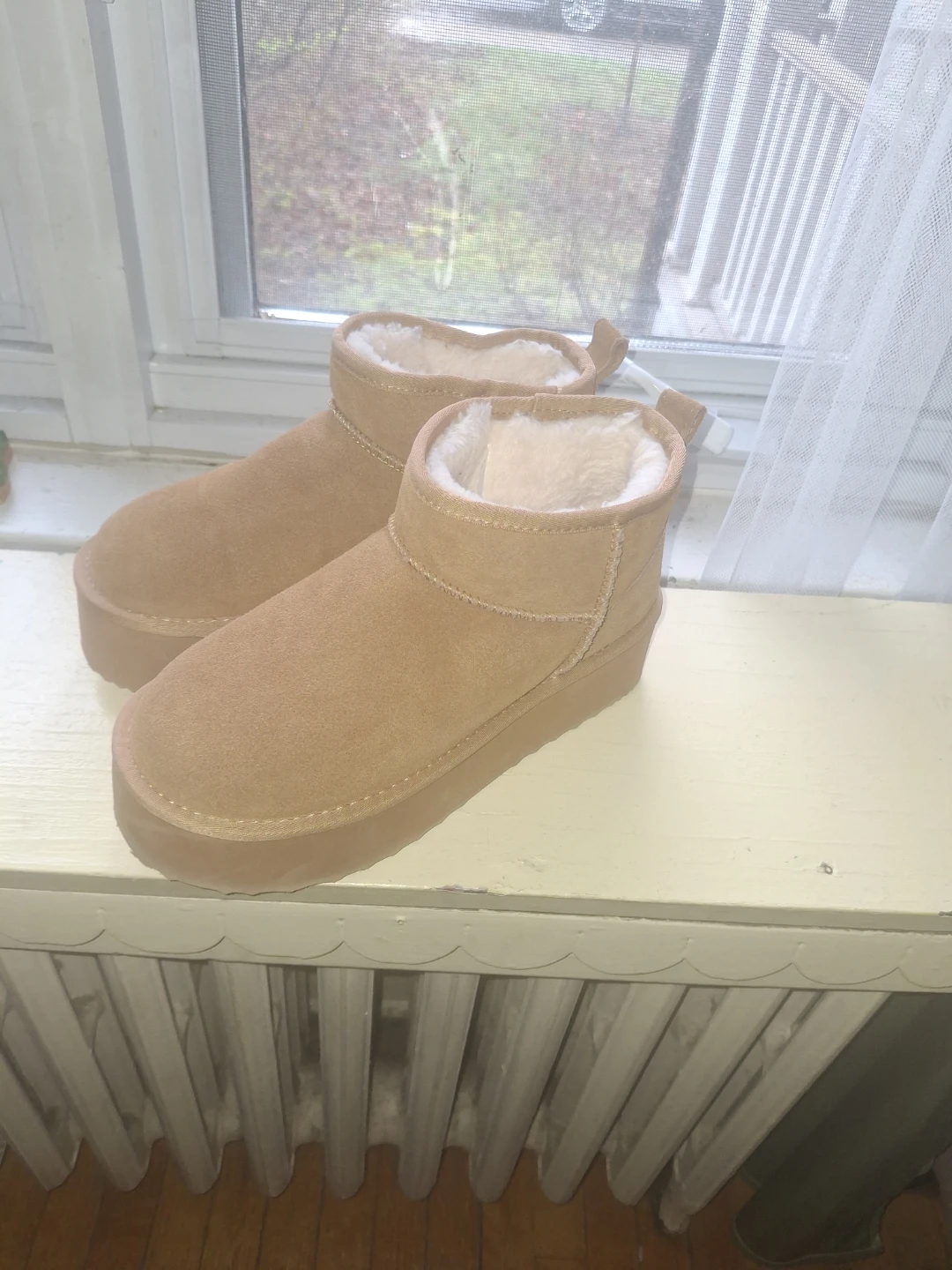UGG-like platform boots