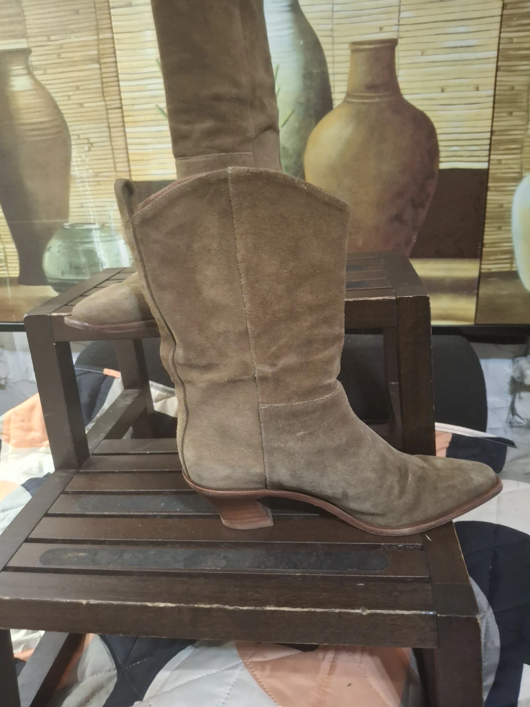 Ladies mid calve suede boots