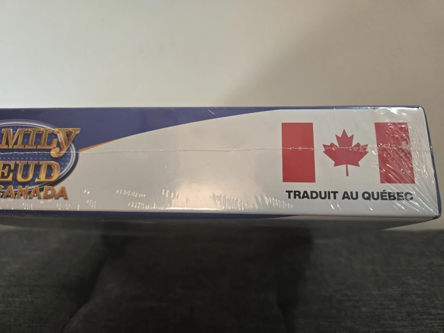 SEALED, French Family Feud Canada Board Game - photo 3