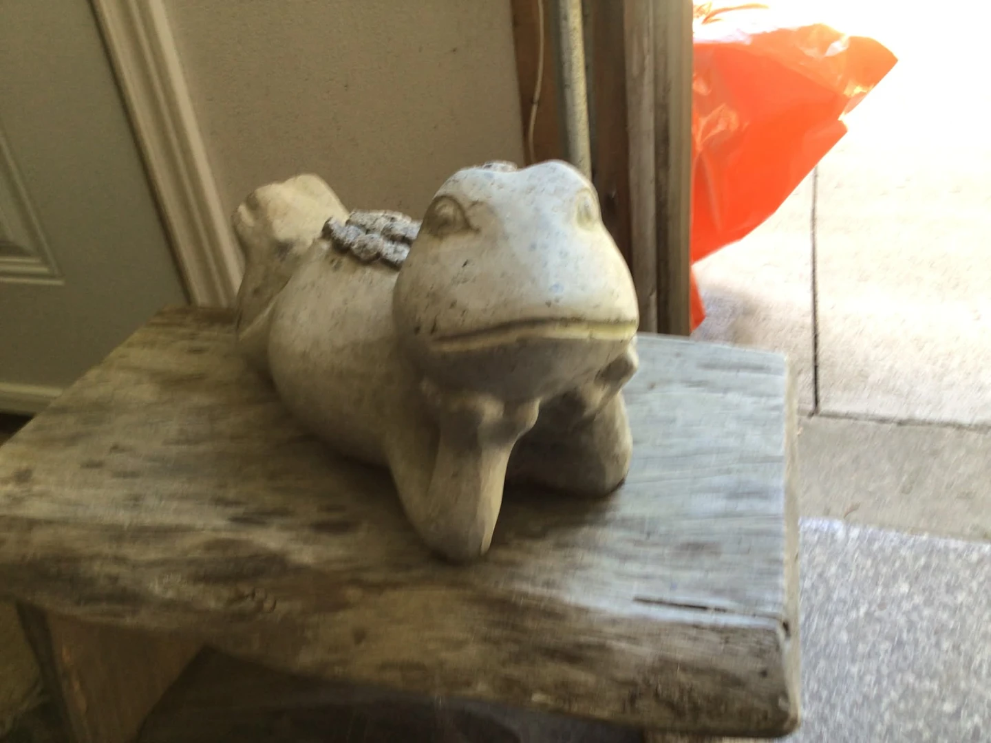 Cement garden frog