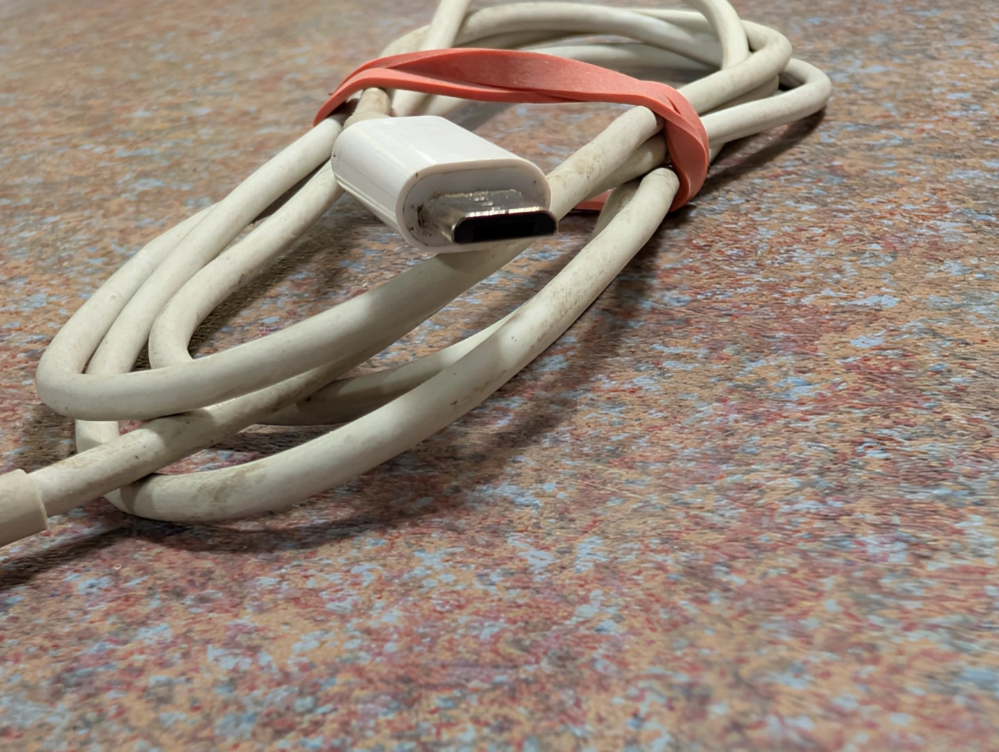 White USB to Micro USB Charging Cable - photo 2
