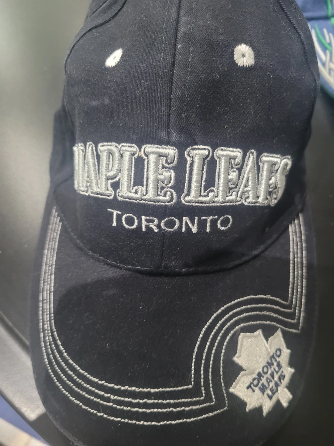NHL Toronto Maple Leafs & Vancouver Canucks  $10 each - photo 4