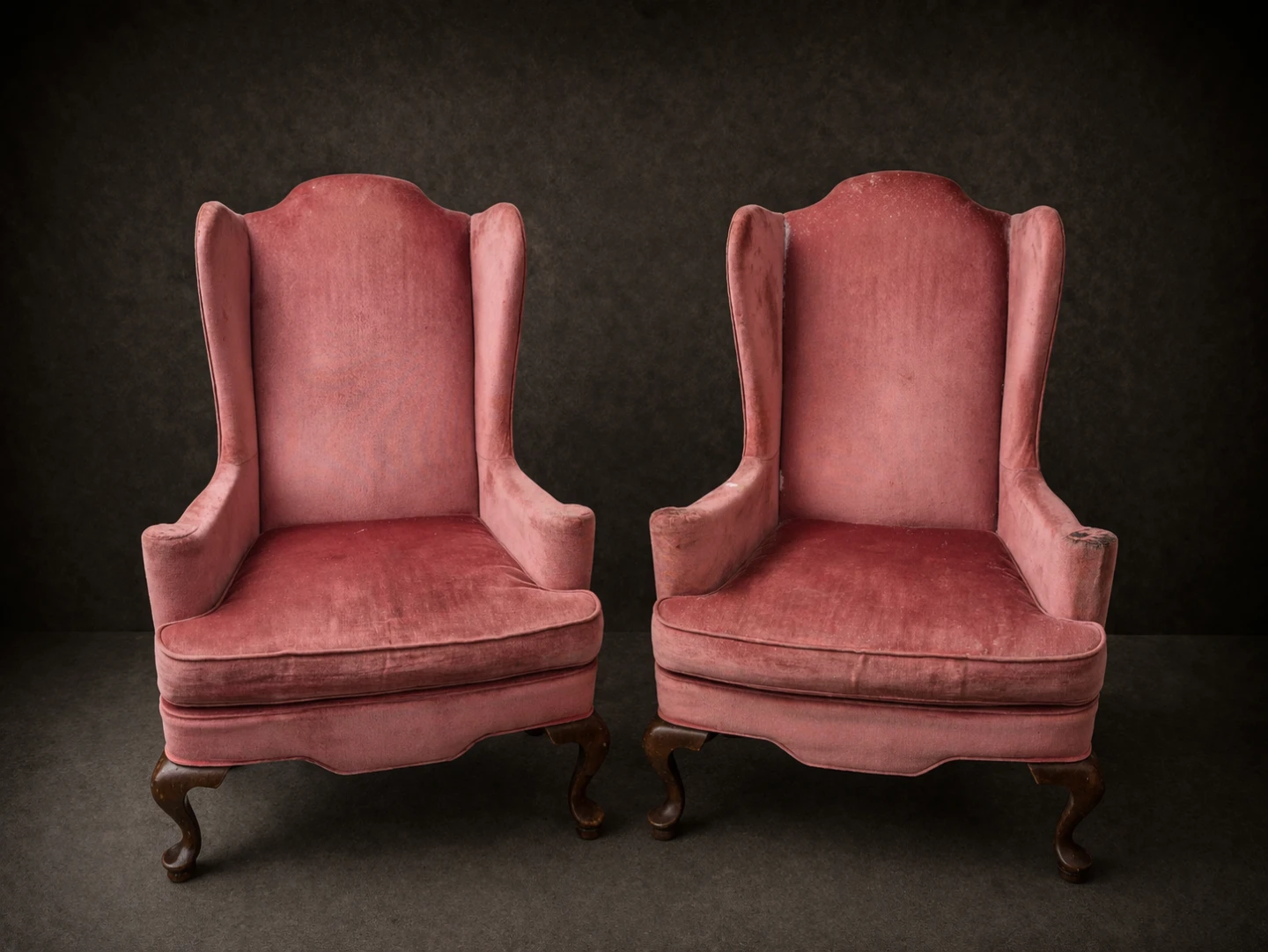 Vogel Wingback Chairs (Pair) - photo 4