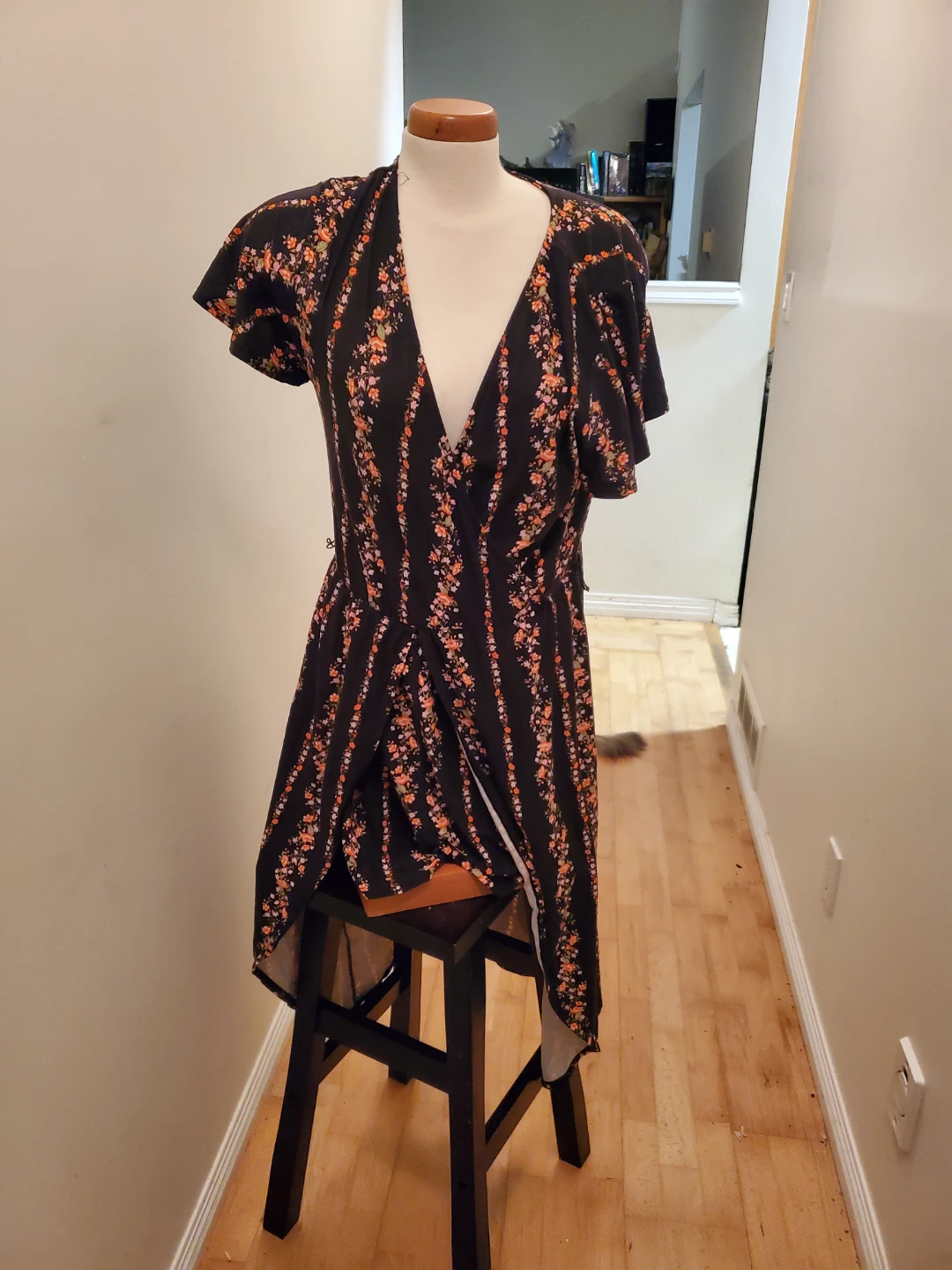 No Boundaries Women's Black Floral Wrap Dress Size XL - photo 3