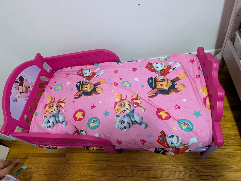 Minnie Mouse Toddler Bed & Mattress - photo 3
