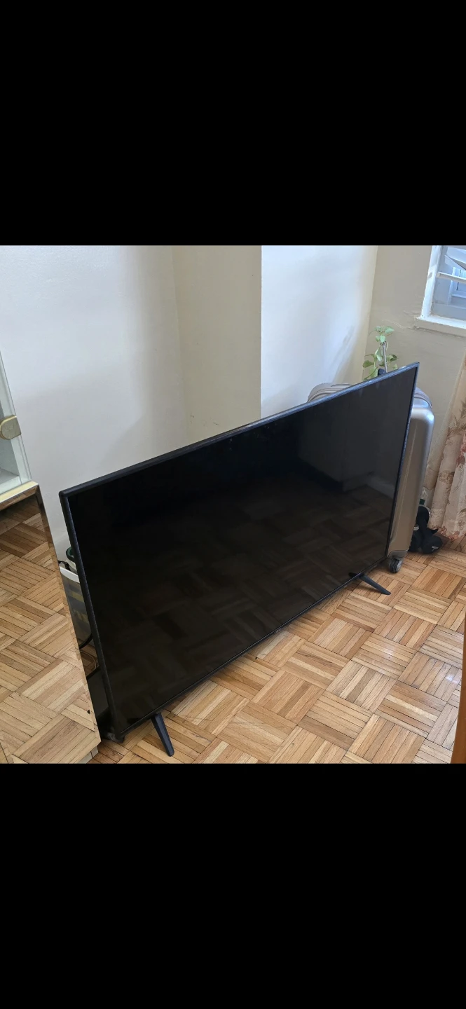 VIZIO 50" Smart TV - photo 2