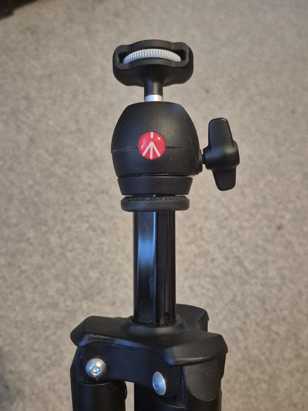 Manfrotto Tripod with Ball Head and Case - photo 2