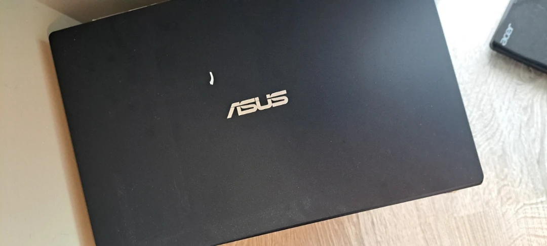 Asus E510 laptop - needs full reboot