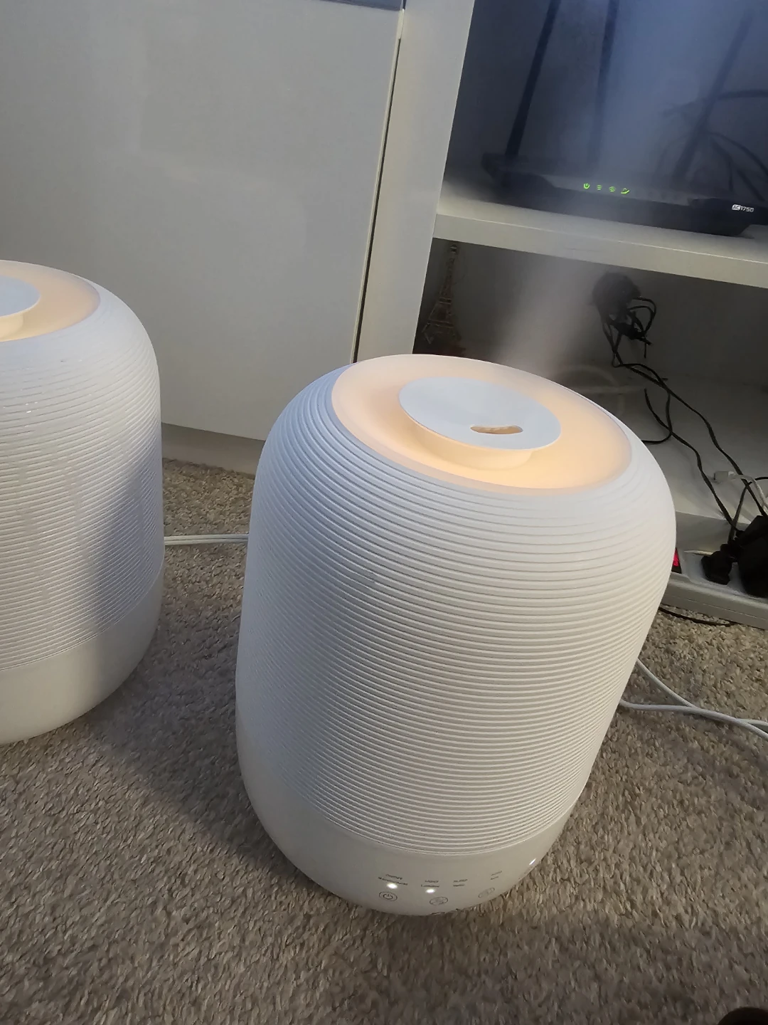 2 x White Humidifiers/Diffusers with LED Lights - photo 3